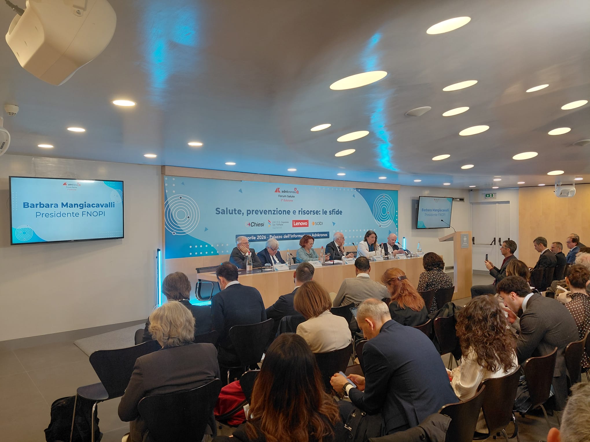 Copertina: “Multiprofessionalità e nuovi modelli organizzativi per riformare il